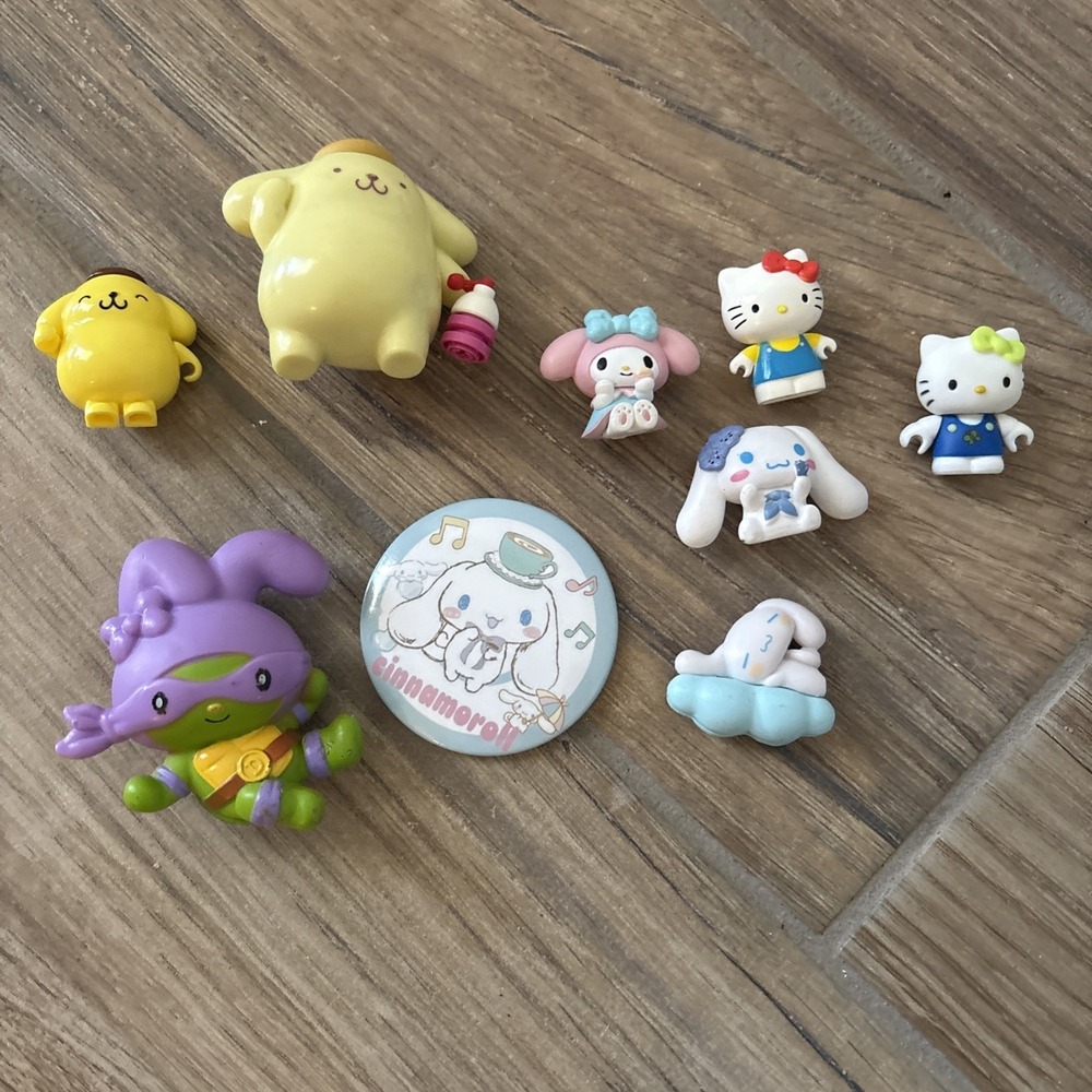 LOT OF 9 HELLO KITTY & FRIENDS Cinnamoroll